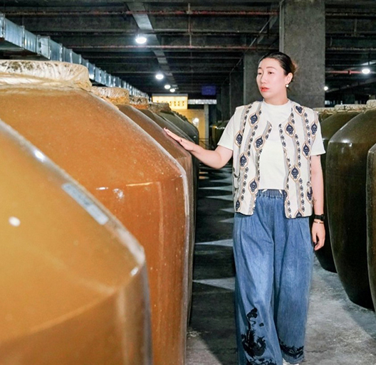 世界冠軍王曉理一行
蒞臨珍酒參觀考察